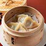 点心酒場サカホン - 名物！餃籠包　定番