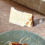 カフェ シエスタ - バスクチーズケーキ、リフト！