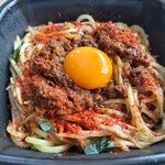 ほっともっと - 料理写真:旨辛台湾まぜ麺 卵黄のせてみました！