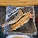 ゆうまん丸食堂 - 小鉢(シコイワシの唐揚げ)
