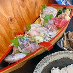 ゆうまん丸食堂 - 船定食(網元舟盛定食) 1,800円(税込)の舟盛り