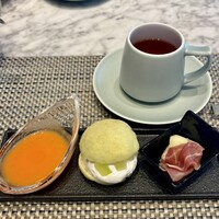 グリロジー バー＆グリル - 