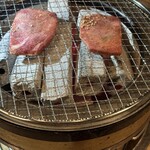 炭火焼肉虎至 - 
