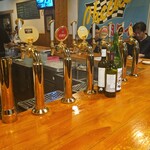 チェッカー - 内観