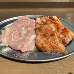 焼肉 高牛園 - カルビと鶏モモ