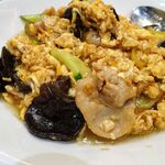 逸品火鍋 四季海岸 - 豚肉と胡瓜、玉子の炒め980円（ランチは、ご飯、味玉、惣菜ほか、食べ放題）