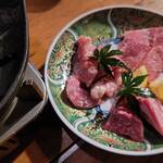 魚や 旬平 - 和牛陶板焼き(塩タン、ヒウチ、せせり)