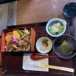 近江肉せんなり亭 伽羅 - 同行者、いつもの人ww
      
      ステーキ重