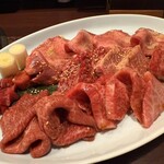 炭火焼肉 久 - 