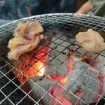 炭火焼肉 芝浦ホルモン - 炭火良いよね