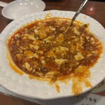 中国食府 双龍居 - 麻婆豆腐。丁重時は綺麗です(取り分け初めてから慌てて写真撮りました)