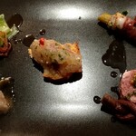 ビストロ　アギャット - 鴨生ハム　蝦夷鹿ソーセージ　炙り鰺カルパッチョ　天然真鯛タルタル　ホタルイカマリネ　