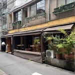 ブラチェリア デリツィオーゾ イタリア - オープン前から予約の方たちで溢れていました