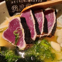 寅八商店 心斎橋店 - 本カツオの藁焼きタタキ