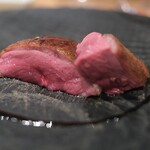 やまぐち - 身はすこぶるジューシー。スパイシーなソースがとっても合う！