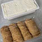 小林久間吉豆腐店 - 「木綿豆腐」「いなりずし」！シンプルでも味はしっかり！非常に美味です。豆腐は税込み200円、稲荷寿司は税込み450円。