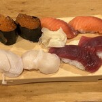 光寿司 - イクラ、サーモン、ホタテ、マグロ