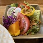 GOOD LUCK - ドレッシングが美味しいサラダ