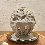 京かき氷 つみき - 黒ゴマさん(真横から)