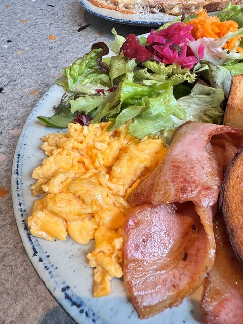 朝ごはん 伝統と洗練が交差する築地のリラックス空間！築地の朝を私らしく