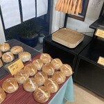 やおきパン - おばあちゃんともう1人厨房にいるんだとか