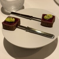 レグリエ - 本マグロの炙り、ギョウジャニンニクのマヨネーズ