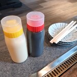 お好み焼き ぶうにゃん - ソースとマヨネーズ