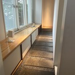 御料理 ふじ田 - 内観（ここを抜けるとふじ田ワールドが！）