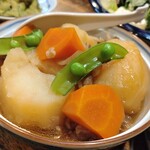 晴れたり曇ったり - 肉じゃが。ここのは最高にうまうまぁ～