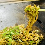 紋六 - 太麺に纏わりつくチョー美味ソース