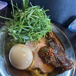 RAMEN HITONI YASASHIKU - 【煮干あっさり＝tp九条葱×半コツ×ニラ辛】