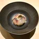 RISTORANTE IL NODO - さかな人長谷川さんの神経締めの鯵、スパゲティーニ、鳥節、キャビア