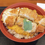 ごはん処 かつ庵 - 料理写真:熟成ロースかつ丼・大盛り（820円）