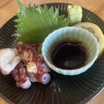 たき火炉端 雨やどり - 活タコ炙り