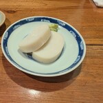 吾妻橋 やぶそば - 6等分されてる　かまぼこ800円