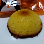 村岡屋 - チーズ味のマドレーヌ、しっとりと口当たりが良く美味しい