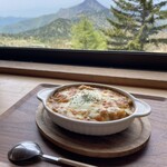 2307スカイカフェ - 料理写真:笠ヶ岳を望む窓際で焼きカレー