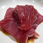 魚 しんのすけ - まぐろほほ肉が一番美味しそうかなってことでオーダーしました。