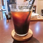 ル・ビストロ　ドゥ　マ - ミルフイユピスターシュ 756円 のアイスコーヒー