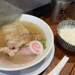 おダシと銀しゃり 中華そば 虹空 - 