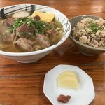 我部祖河食堂 - 肉そば(特大)、ジューシー(大)