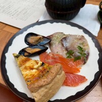 ザ タヴァン グリル＆ラウンジ - 
