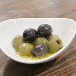 トリワイン ＰＩＫＯＳＨＨＨＵ - オリーヴ