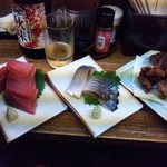 庶民 - ビンビール(中ビン) 300円
      〆さば造り 250円
      本まぐろ造り 400円
      よりこの鶏のあら揚げ 150円
      2014/09/01