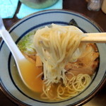 Hashimoto - 2014年8月18日(月)　中華そば淡麗(塩)730円　麺リフト