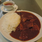 Dセットのポークカレーとスープ付き