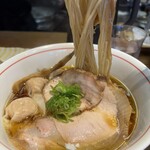 ラーメン屋 トイ・ボックス - ワンタン醤油ラーメン