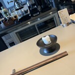 NAZOBAO - おしぼり　　　　　　　　　　　　　　　　　　　　　小さなかたまりに水をかけるとおしぼりになります