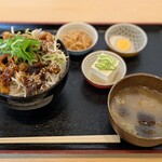 もつ煮込み みつ子 - 料理写真:白もつ丼　1,100円