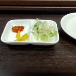らぁ麺 亀我楽 - つけ麺の薬味